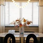 Molly Homestay - Walk To Yu Garden And The Bund 3Bedrooms 1Study 2 Bathrooms Elevator Apartment