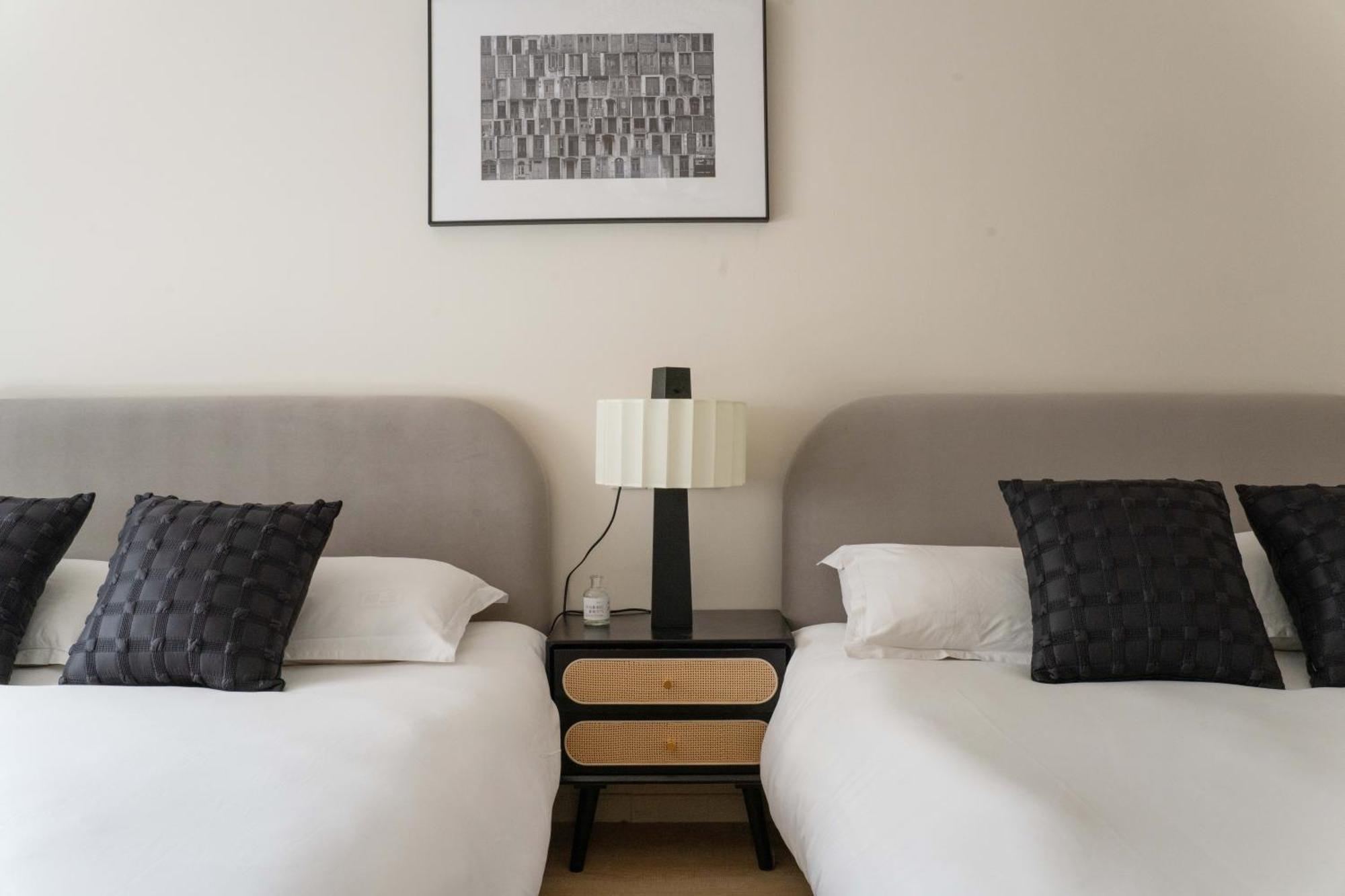 Appartement Molly - Walk To Yu Garden And The Bund 3bedrooms 1study 2 Bathrooms Elevator Shanghai